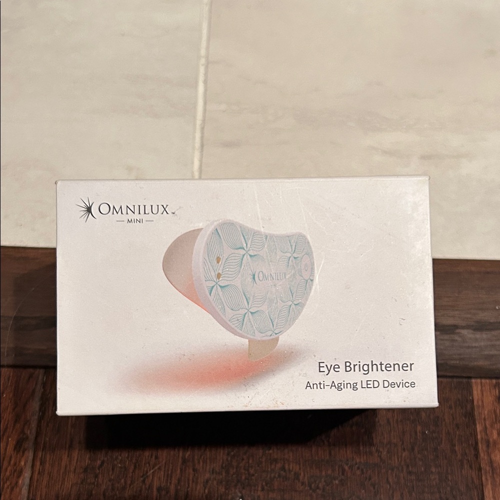 Omnilux Eye Brightener LED Device